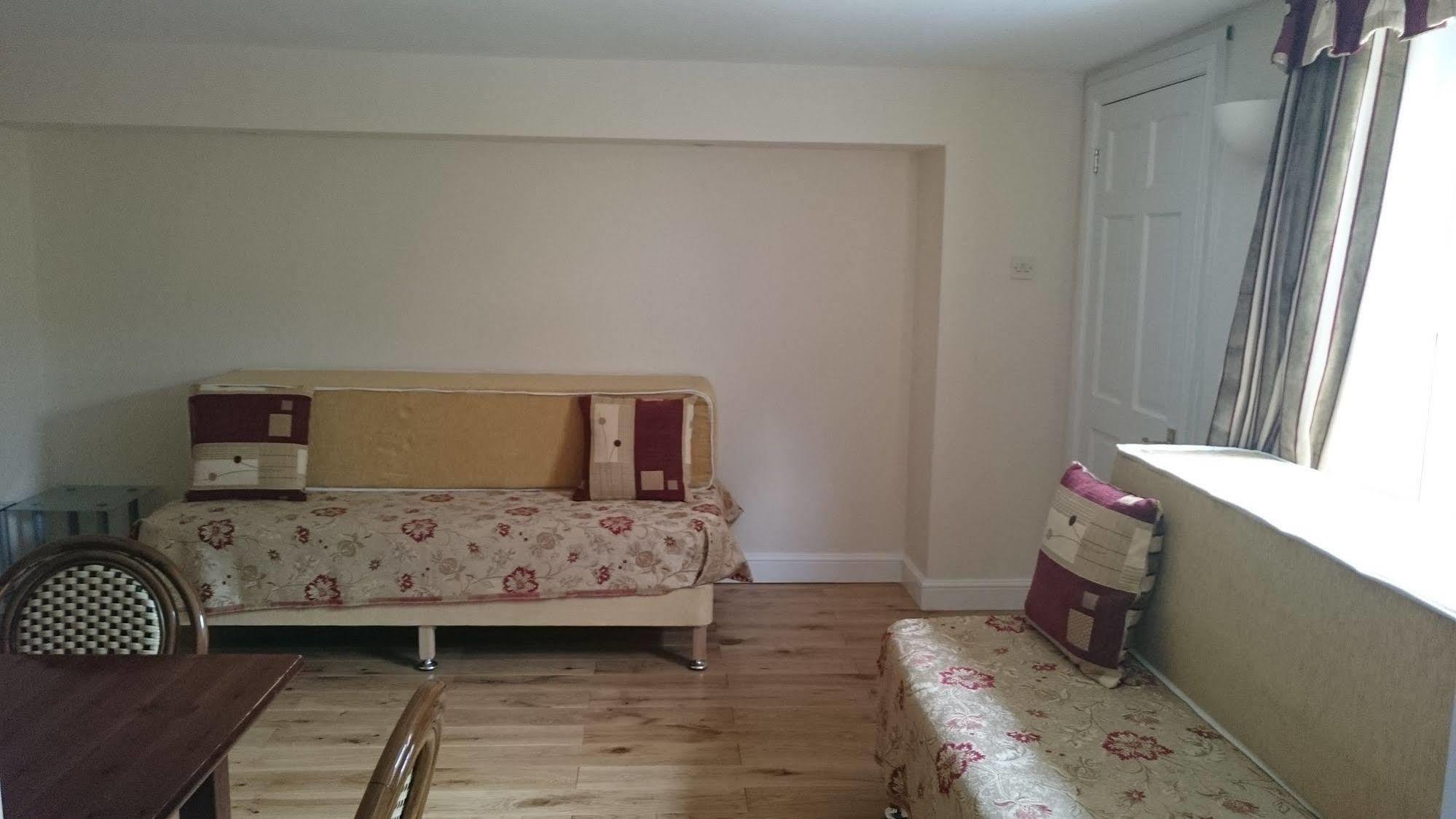 צ'לטנהם Mayville House Apartment מראה חיצוני תמונה